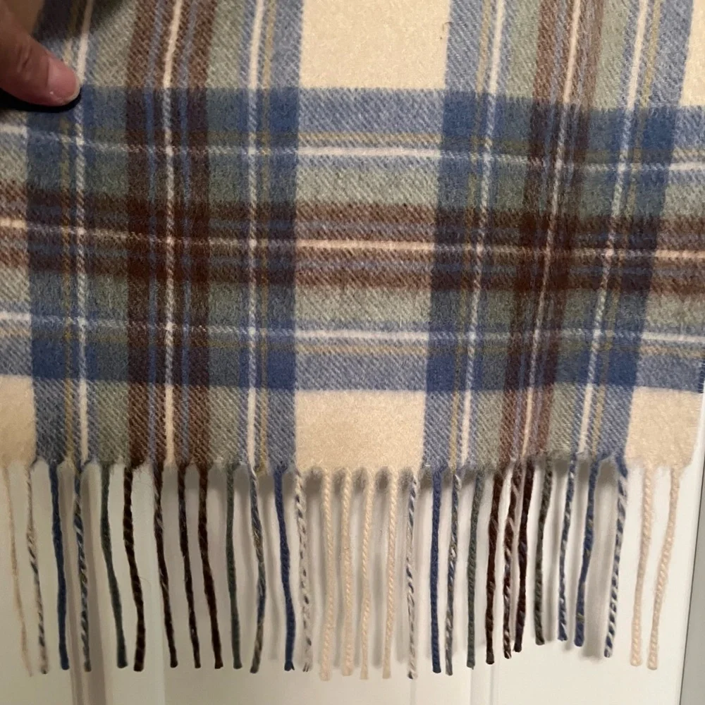 100% CASHMERE Plaid Fringe Scarf Blue Cream Brown Soft Luxe Winter Wrap EUC 2481